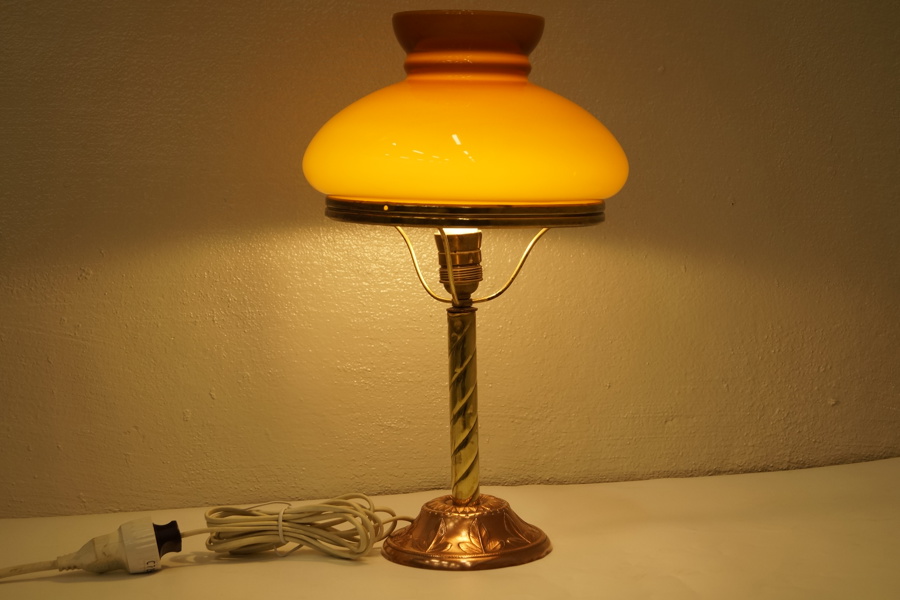 Retro bordslampa Zenith i koppar och mässing. C1