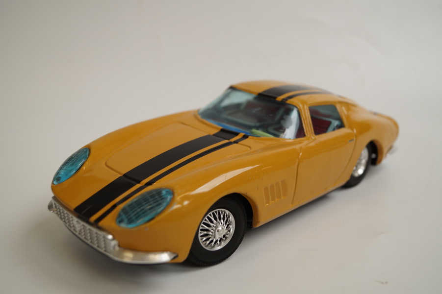 Leksaksbil Ferrari 275 GTB Bandai. A214