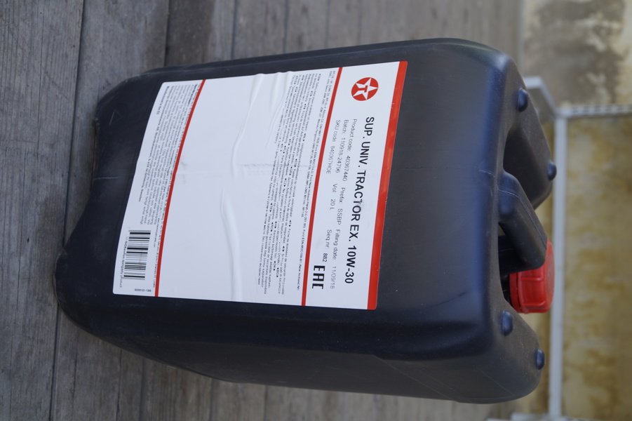 20L Texaco 10W-30 Universal Traktorolja. B193