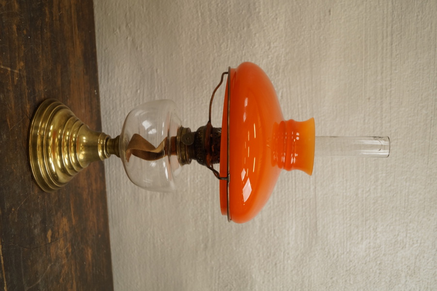 Bordsfotogenlampa. C39