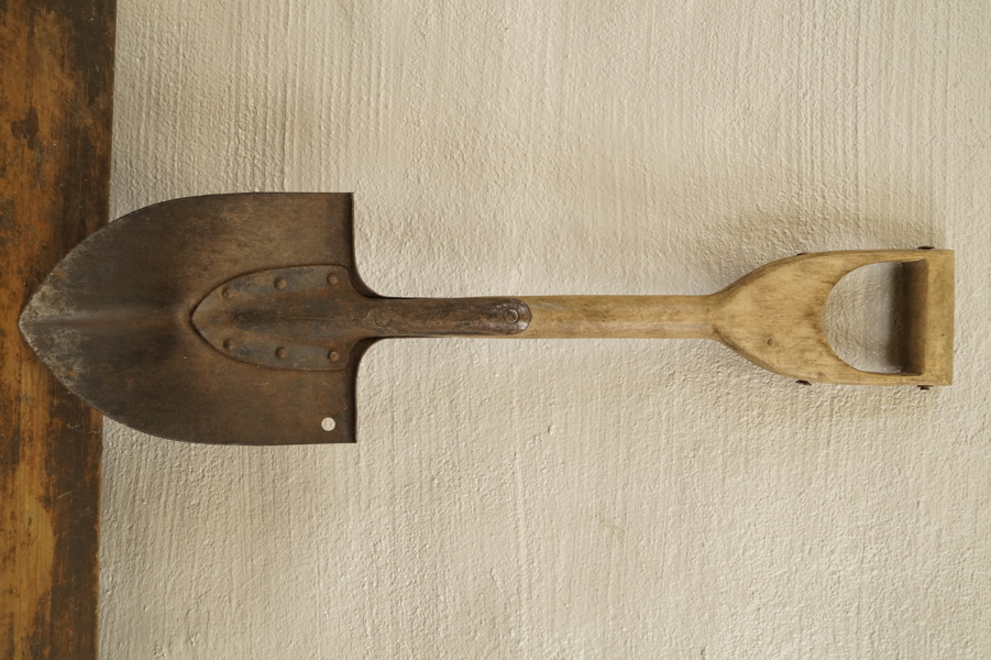 Liten spade. B177