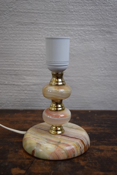 Bordslampa alabaster. G96