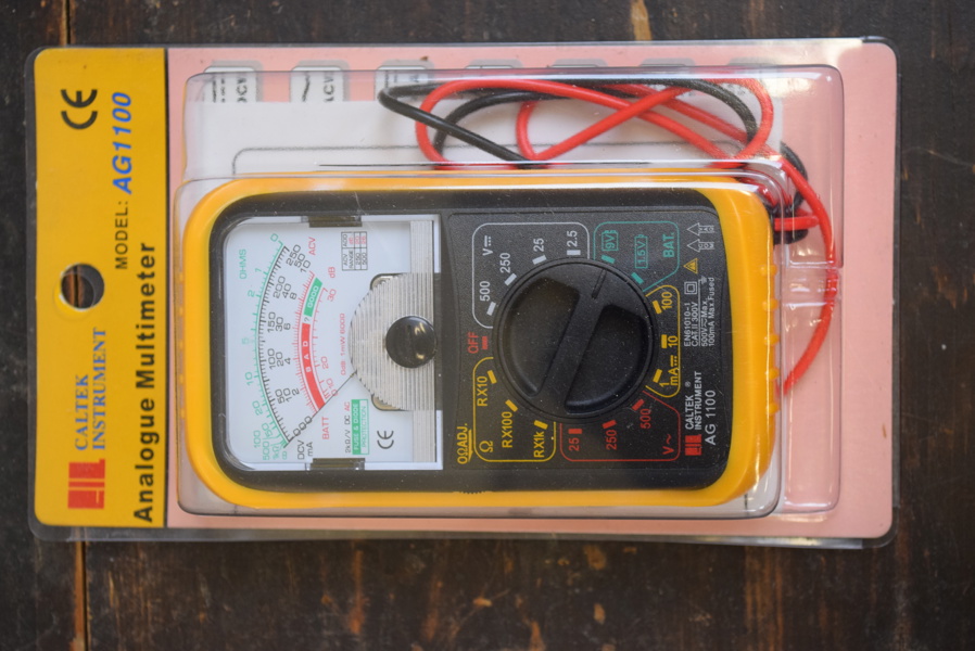 Caltek AG1100 analog multimeter. A237