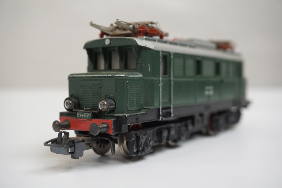 Märklin 3011 elektriskt lok DB E44 039. A8