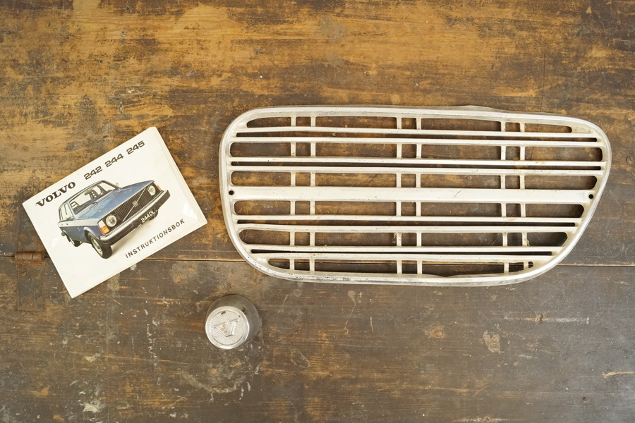 VOLVO AMAZON 120-123 grill detalj + Instruktionsbok Volvo 242 mm. D30 