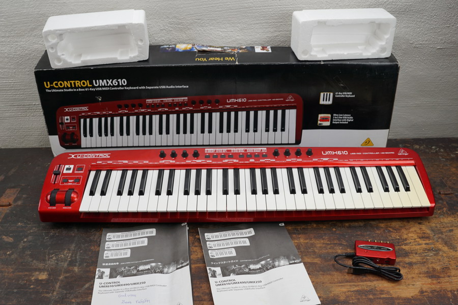 Behringer U-Control UMX610 MIDI keyboard. B7