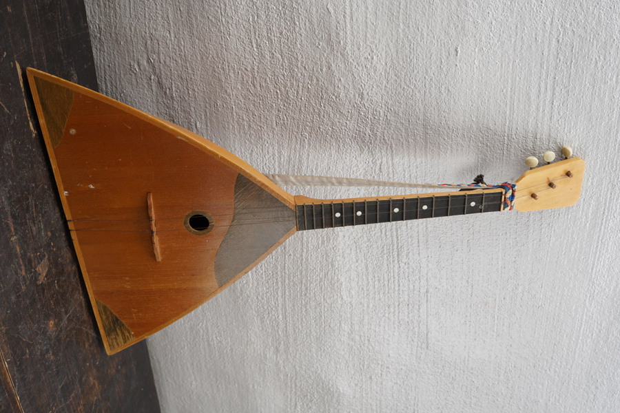 Balalajka/balalaika. B119