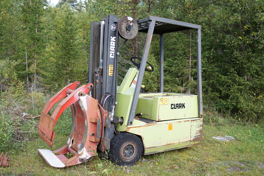 Clark truck med klämaggregat. B215