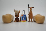 Små träskor minne från Hörby viking figurin klocka m.m. A274