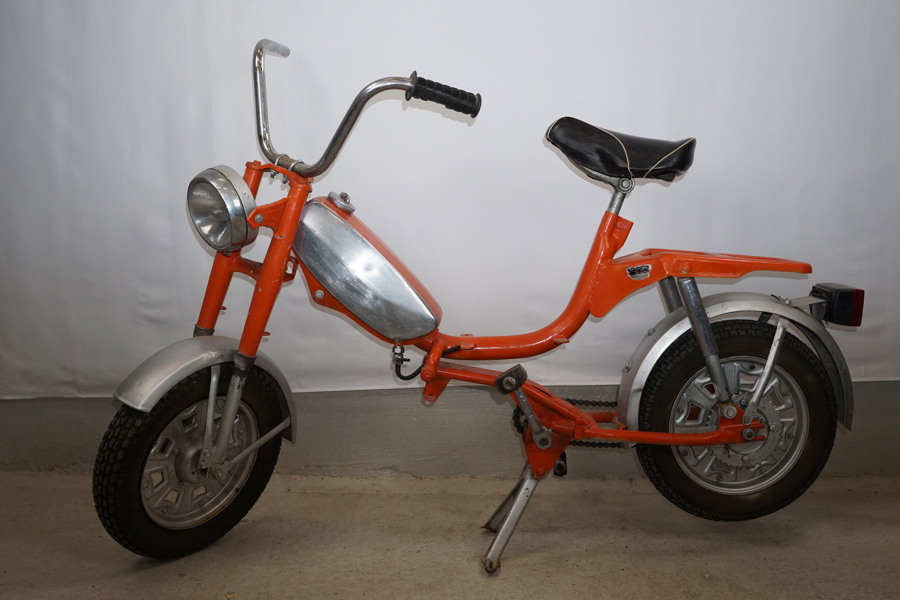 Crescent MCB 1260 mini moped. B218