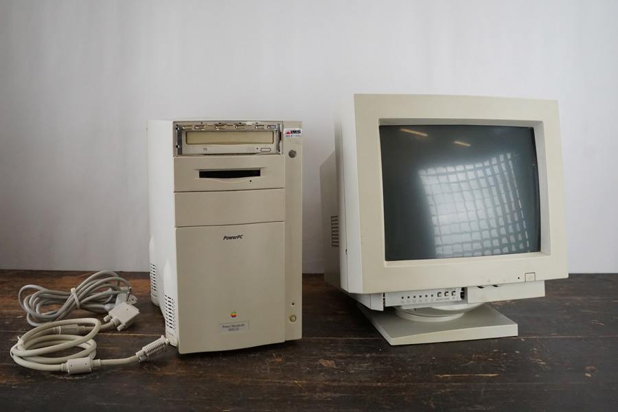 Power Macintosh 8500/120 med Apple Multiple Scan 15 Display. B256