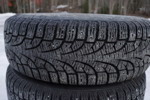 Vinterdäck/dubbdäck Pirelli 195/65R15 95T på fälg. B243