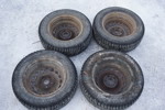Vinterdäck/dubbdäck Pirelli 195/65R15 95T på fälg. B243