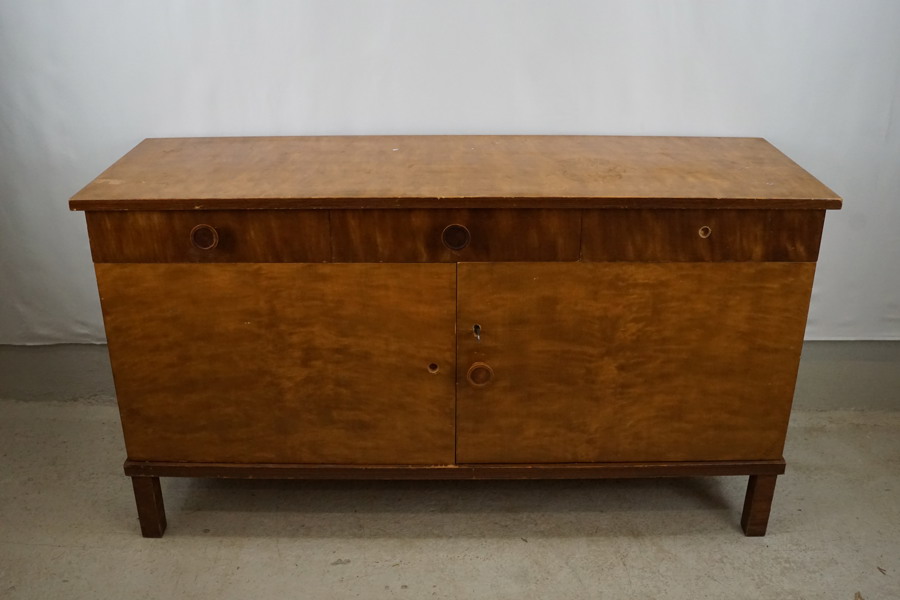 Sideboard. B26