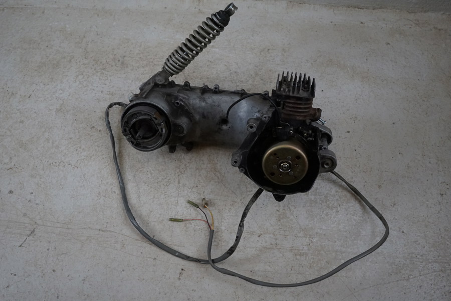 Yamaha moped motor. B152