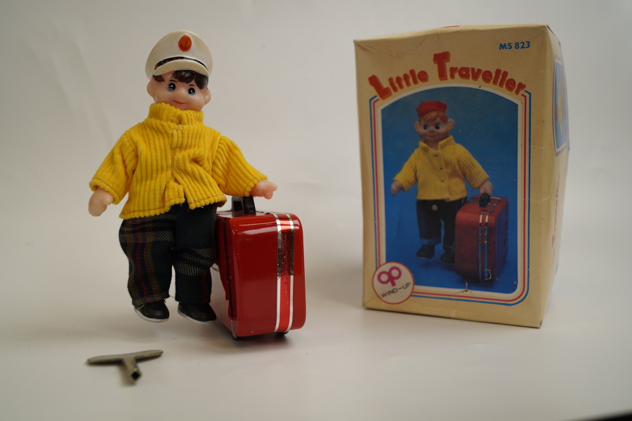 Retro Little Traveller leksak med låda. A80