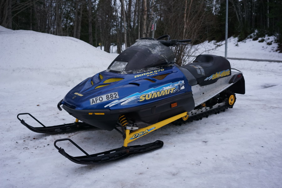 Ski-Doo Bombardier Summit X 670 -1998 serie nr:1310 00001