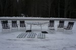 6st Jung Trädgårdsstolar med ett bord och dynor. B246