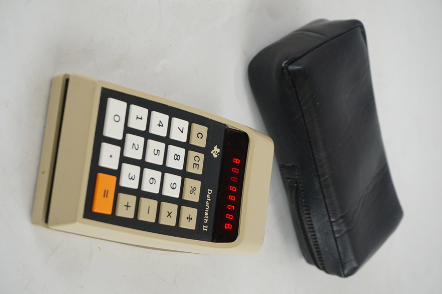 Texas Instruments TI-2500-II miniräknare. A85/