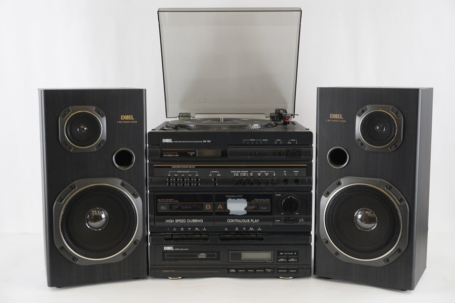 Excel DM901 stereo/skivspelare med högtalare. B158