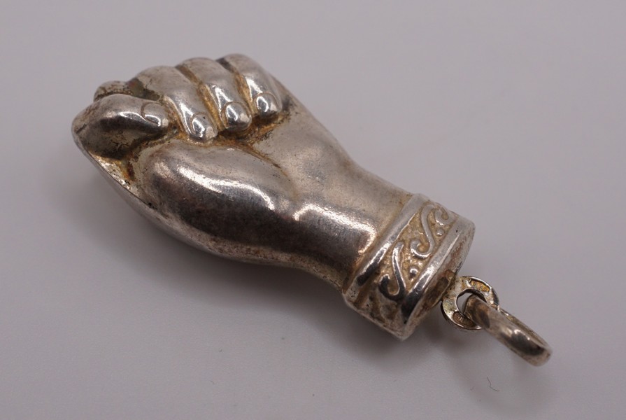 Hänge hand silver. A139