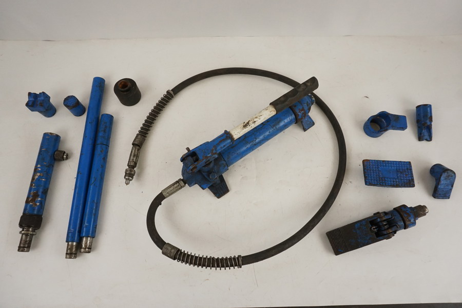 Riktverktyg Hydraulpump med hydraulkolvar. BC295