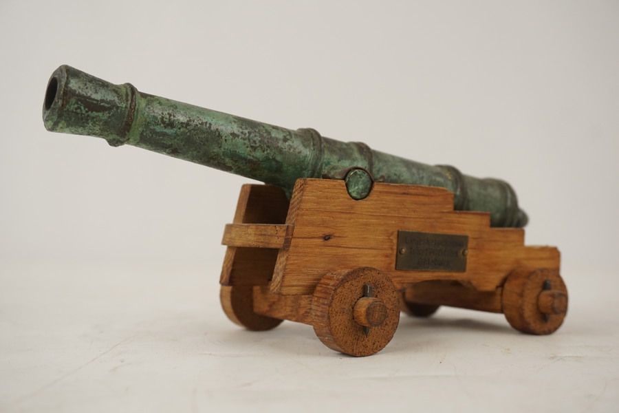 Linjeskeppskanon miniatyr. C34