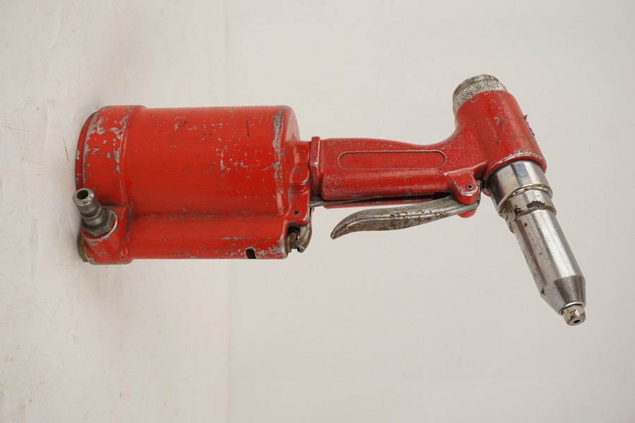 Nitpistol tryckluftsdriven. C37