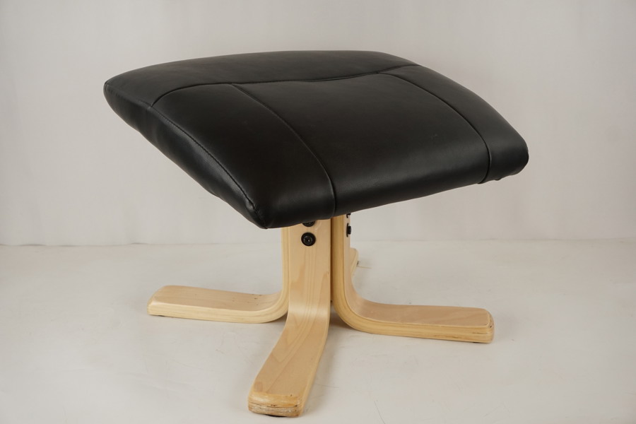 Fotpall svart. B304