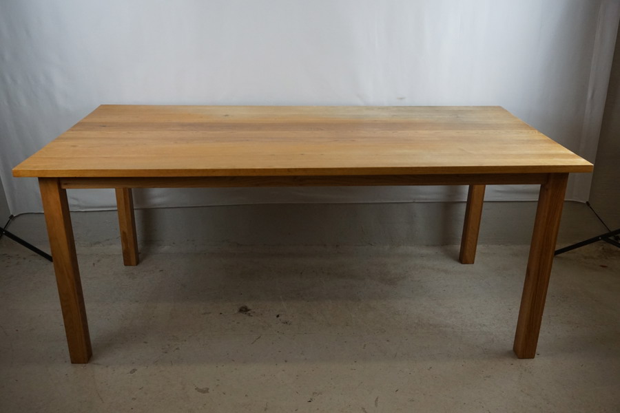 Matbord. B121/