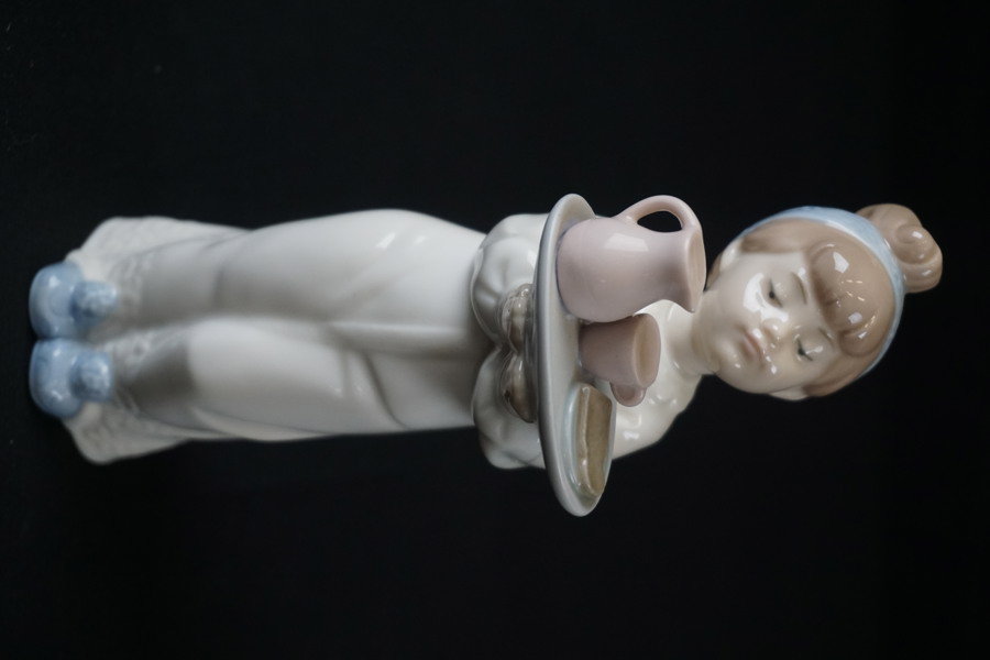 Nao figurin flicka. G45/