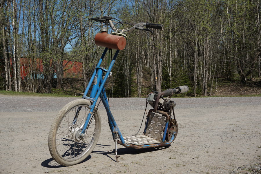 Sparkcykel med motor. B385