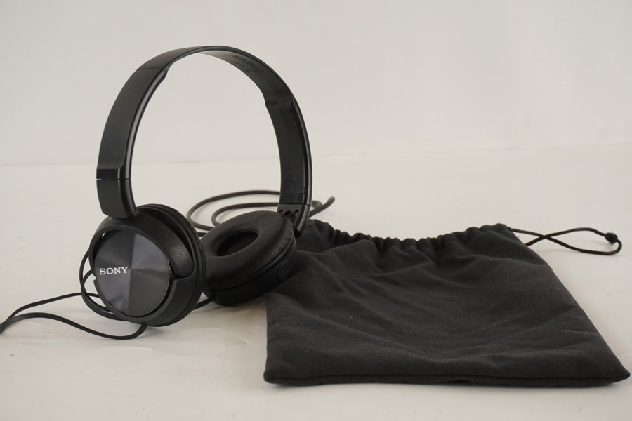 Sony hörlurar. A100
