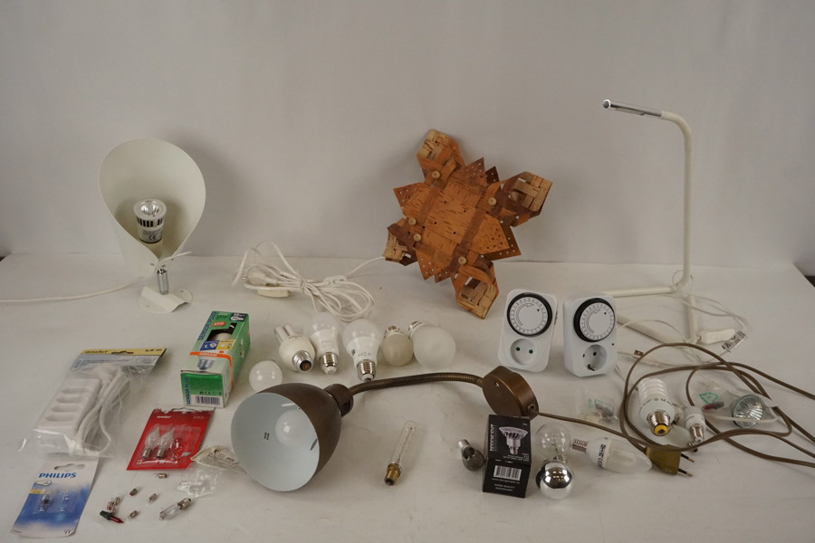 Näverlampa med diverse belysning. Bc419 