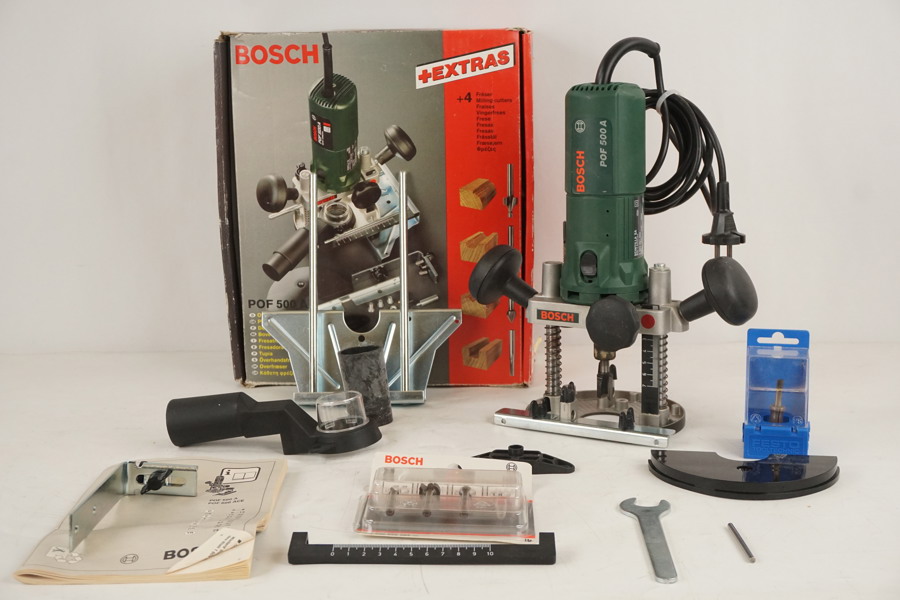 Bosch POF 500 A handöverfräs med tillbehör. D104