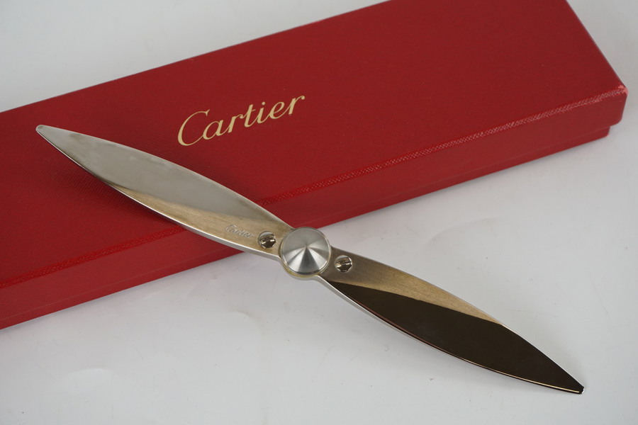 Cartier brevkniv i form av propeller. A37