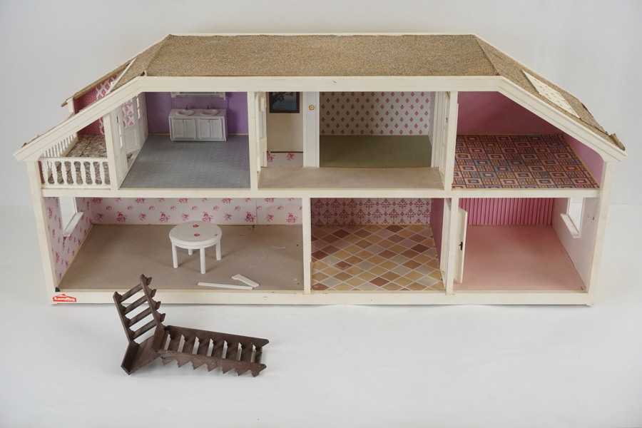Lundby dockskåp. B53