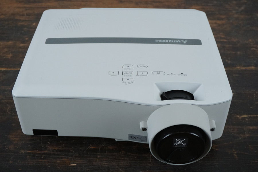 Mitsubishi Electric XL2550U projektor. BC130