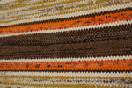  Randig trasmatta - orange/brun/vit/svart/guld. B302