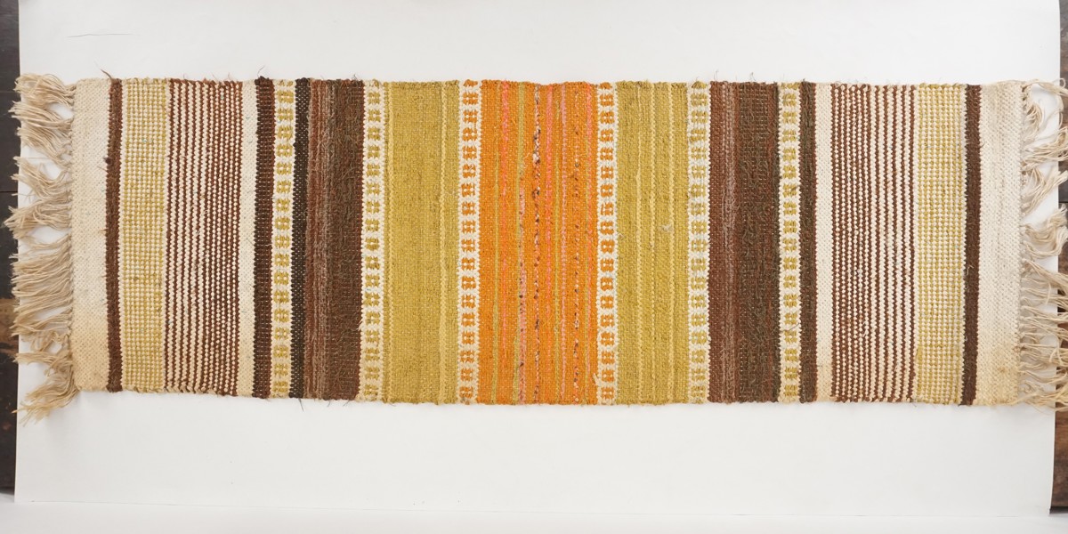 Trasmatta - brun/vit/orange/guld. B307