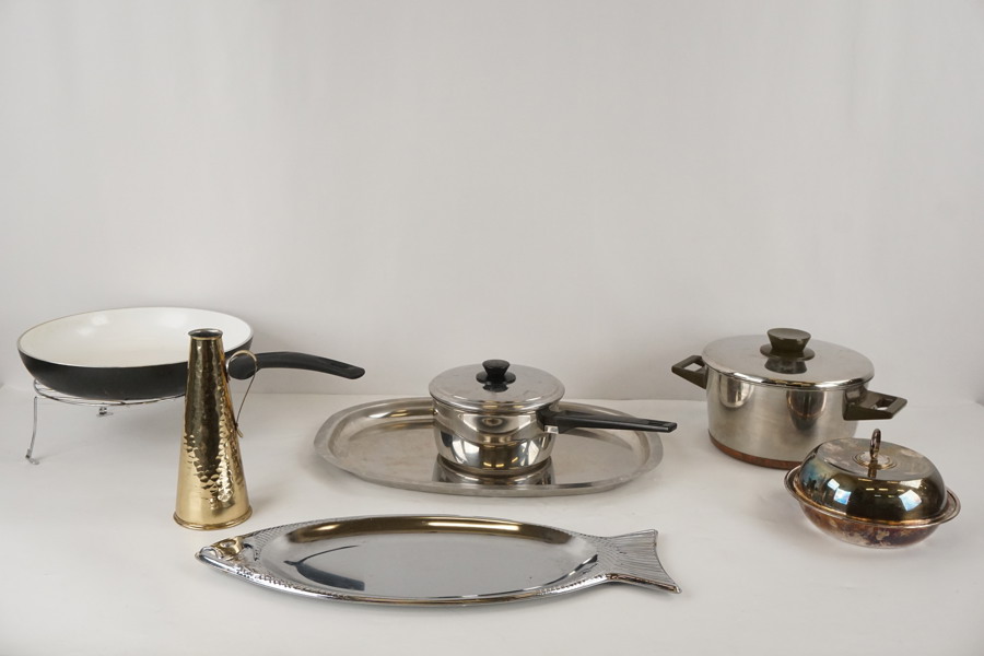 8 olika köksredskap. B311
