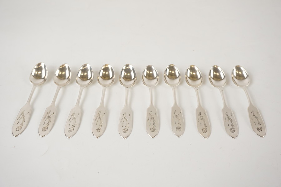 10 Brunkulla silverskedar 95g. A211