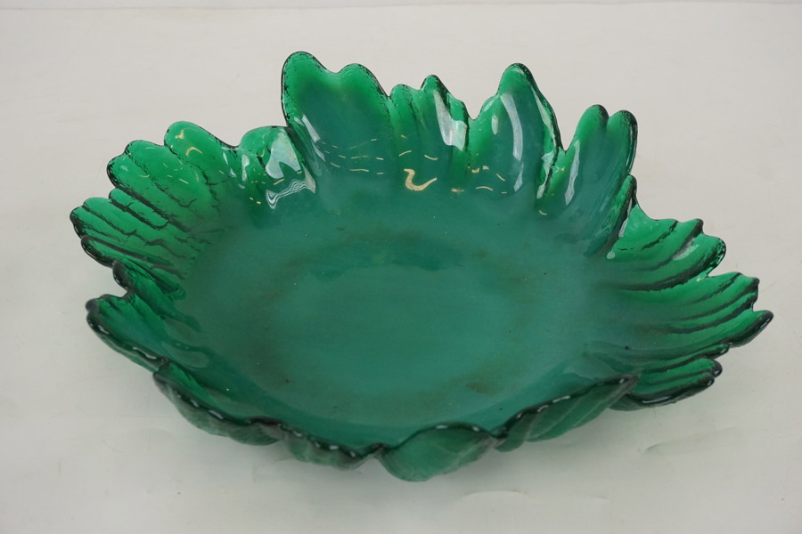 Grön glas skål. G95