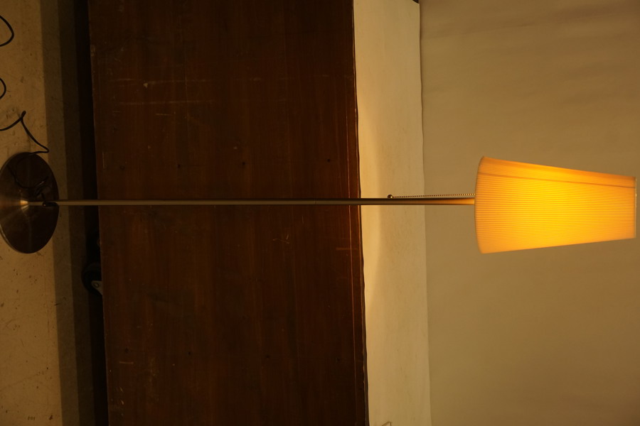 Golvlampa. B225