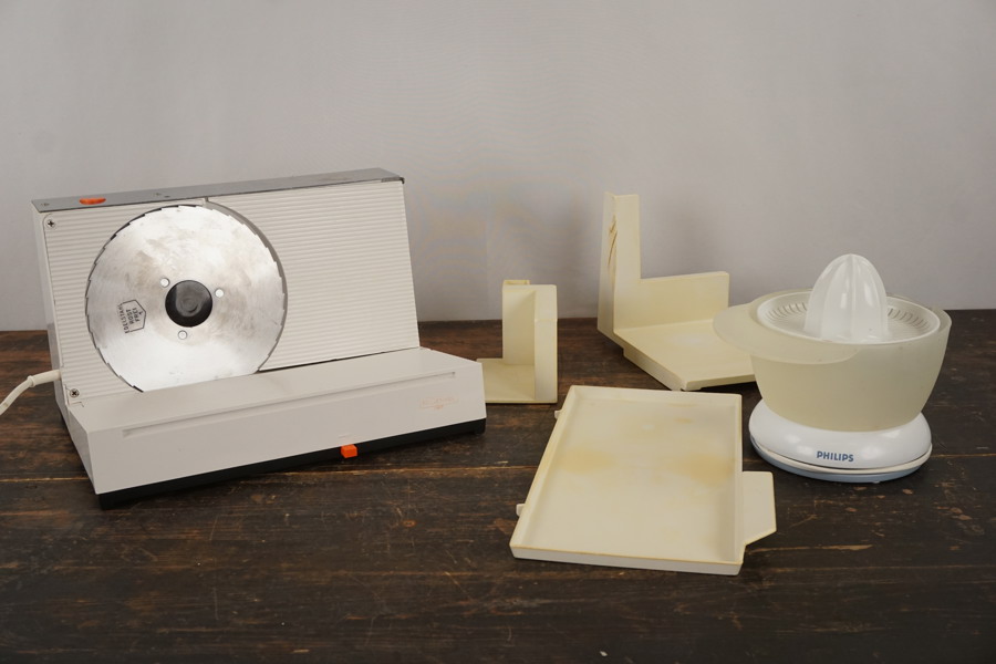 Emide AS 10 skärmaskin Philips HR2723 Juicepress. BC229