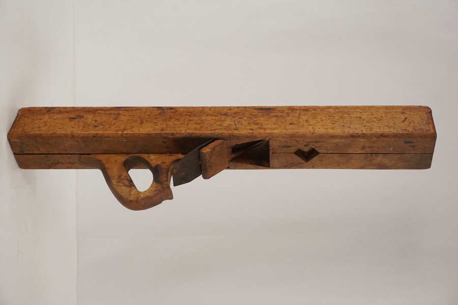 Trähyvel. B319