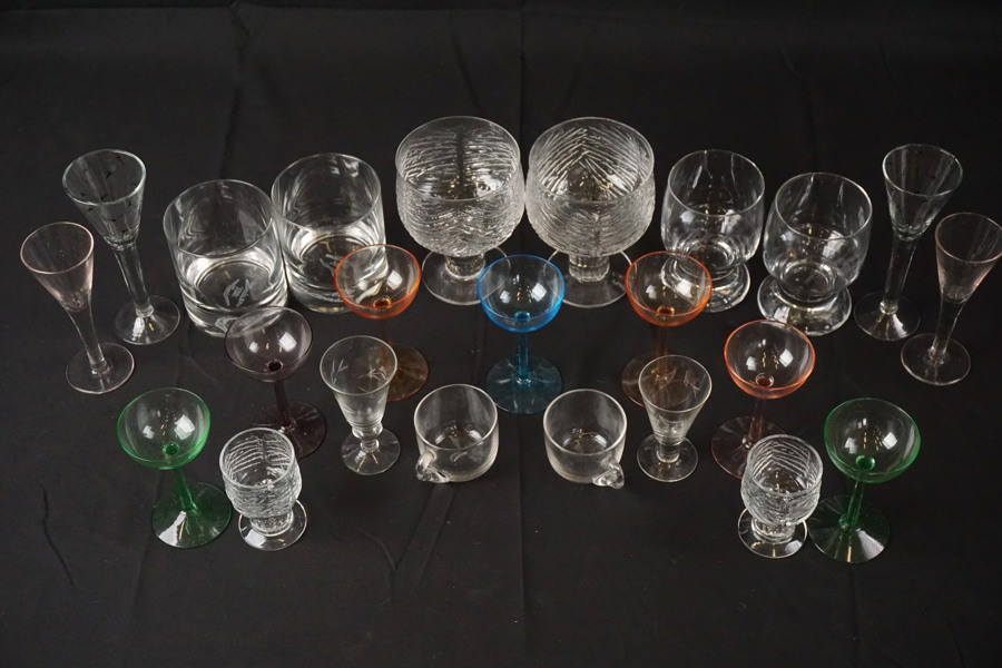 23 olika glas. G107