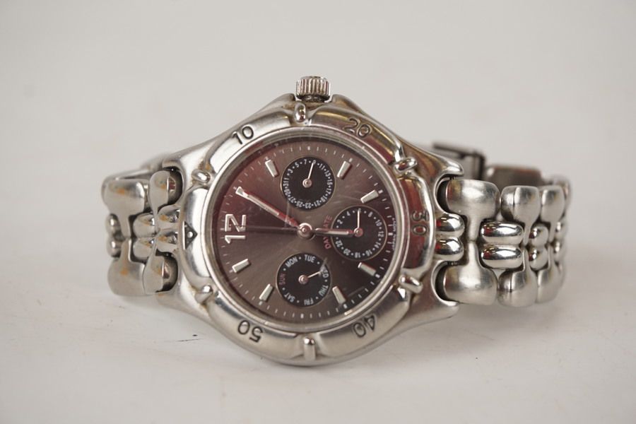 Armbandsur. A137