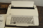 Skrivmaskin Servi Type 80 med användarhandbok. B311
