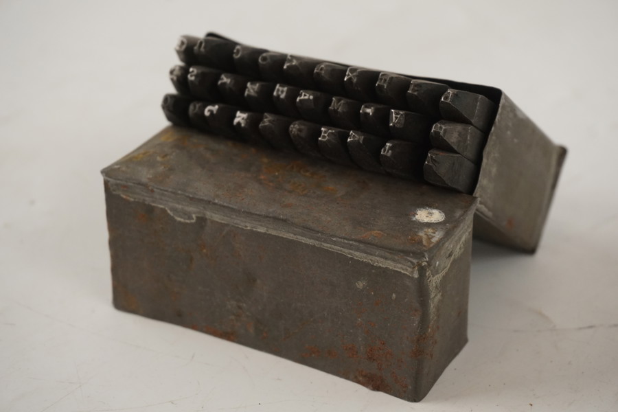 Stansar Alfabetsstämpel. D76